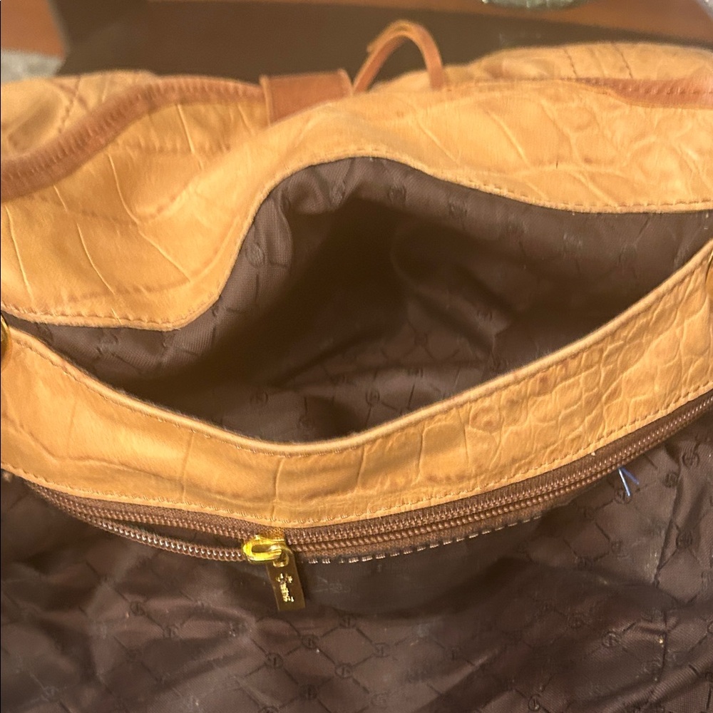 Elegant Tan Croc-Embossed leather Hobo Bag - Picture 9 of 13